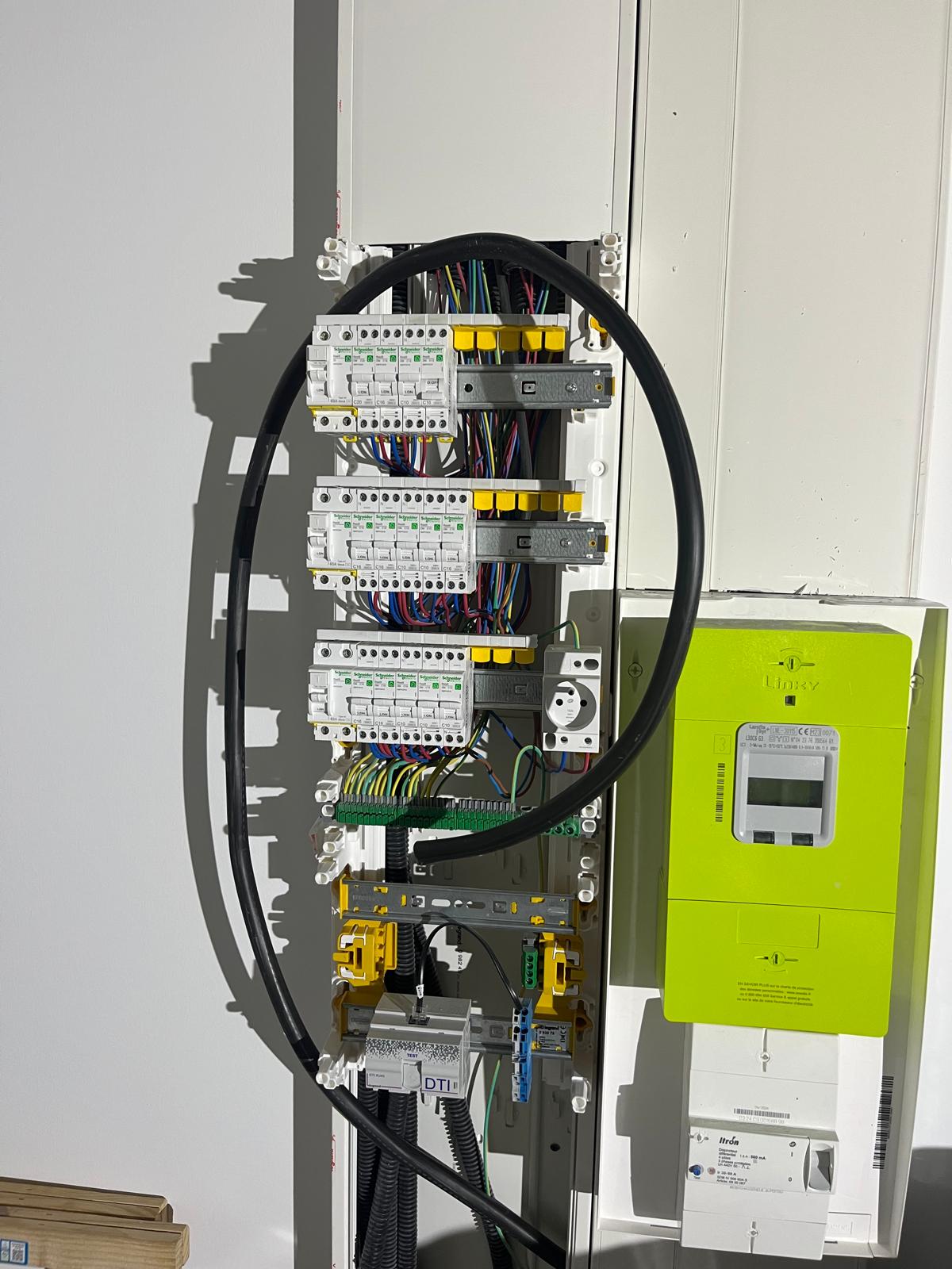 Câblage d'un tableau électrique a Rumilly pour un local professionnel